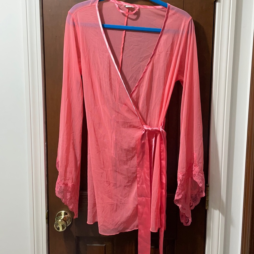 Frederick’s of Hollywood Pink Sheer lace robe Med